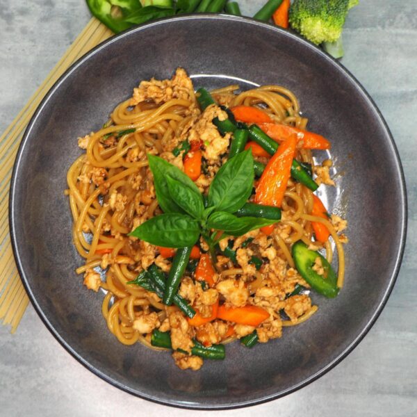 Pad Kae Maow Spaghetti with Chicken. Mild Spice